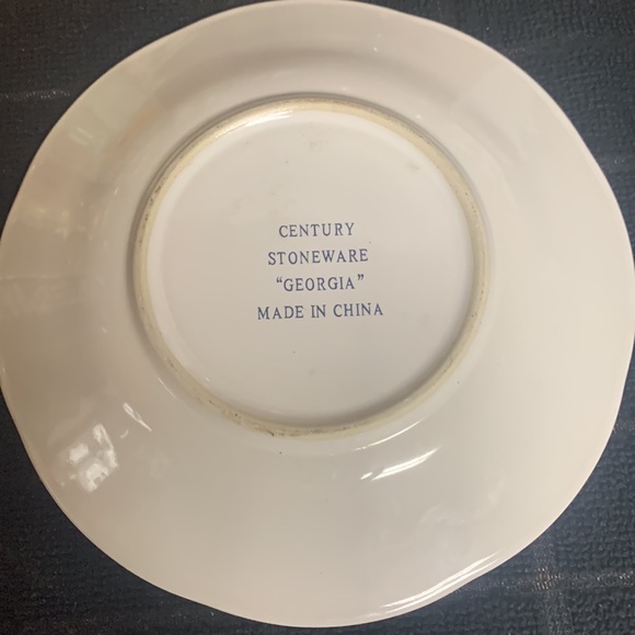 Stoneware “Georgia” saucer - Picture 3 of 3